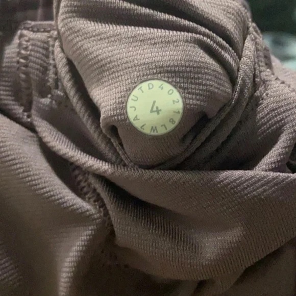 Lululemon Hotty Hot Short II (4") - Picture 5 of 5